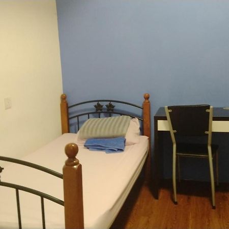 Moon Eleven Hostel Near Klia & Klia2 Sepang Dış mekan fotoğraf