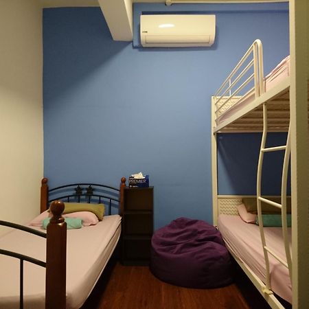 Moon Eleven Hostel Near Klia & Klia2 Sepang Dış mekan fotoğraf